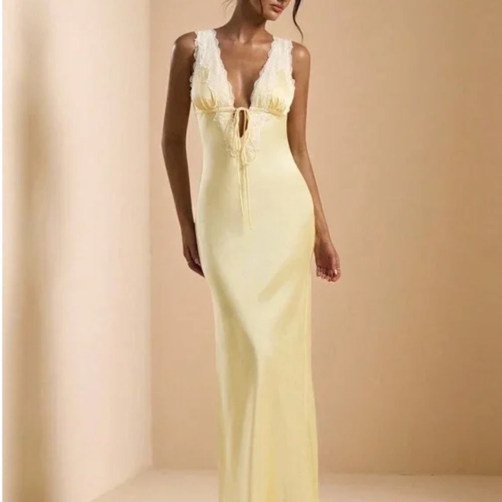 Rumored Yellow Dress with Cream Lace - Picture 3 of 10